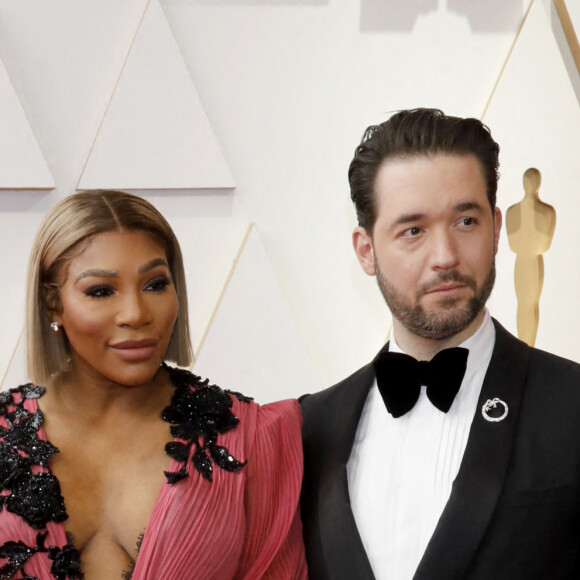 Serena Williams et son mari Alexis Ohanian au photocall de la 94ème édition de la cérémonie des Oscars à Los Angeles, le 27 mars 2022. © Future-Image via Zuma Press/Bestimage