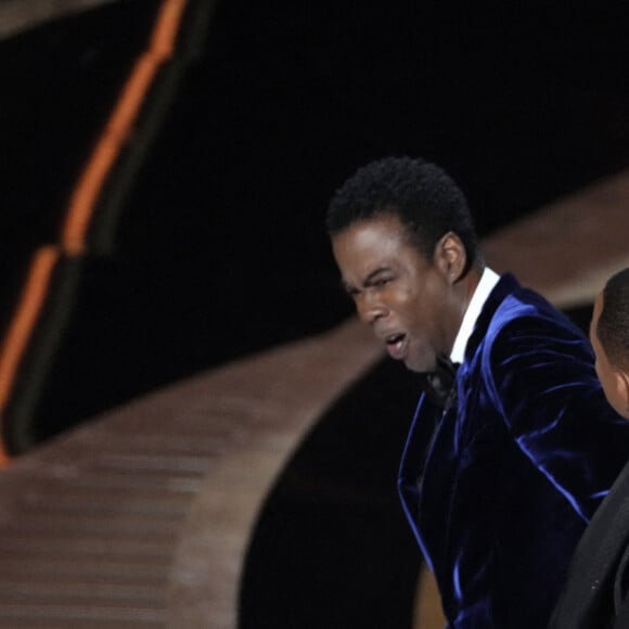 Will Smith gifle violemment Chris Rock en pleine cérémonie des Oscars, le 27 mars 2022, à Los Angeles.