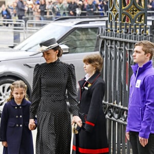 Le prince William, duc de Cambridge, et Catherine (Kate) Middleton, duchesse de Cambridge, Le prince George de Cambridge et la princesse Charlotte de Cambridge - Service d'action de grâce en hommage au prince Philip, duc d'Edimbourg, à l'abbaye de Westminster à Londres, le 29 mars 2022. Le prince Philip, duc d'Edimbourg, est décédé le 9 avril 2021. 