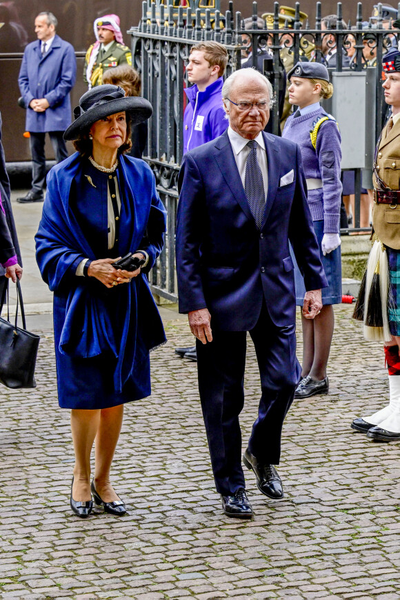 La reine Silvia et le roi Carl XVI Gustav de Suède - Service d'action de grâce en hommage au prince Philip, duc d'Edimbourg, à l'abbaye de Westminster à Londres, le 29 mars 2022.