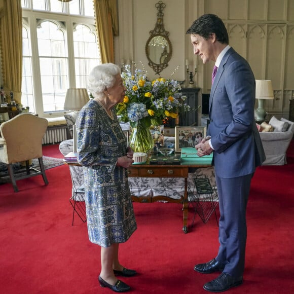 La reine Elisabeth II d'Angleterre reçoit le Premier ministre canadien Justin Trudeau au château de Windsor, le 7 mars 2022.