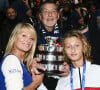 Jean-Claude Camus, Isabelle Camus (femme de Yannick Noah) et Joalukas Noah - L'équipe de France de tennis célèbre sa victoire contre l'équipe de tennis Belgique lors de Finale de la coupe Davis au Stade Pierre Mauroy à Villeneuve d'Ascq, France, le 26 novembre 2017. La France remporte sa 10ème coupe Davis de son histoire. © Perusseau-Veeren/Bestimage