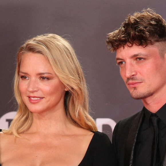 Virginie Efira, Niels Schneider - Virginie Efira assiste au Gala Benedetta Hedaline lors du London Film Festival à Londres, aux côtés de l'acteur N.Schneider, le 16 octobre 2021. La comédienne de 44 ans aurait déclaré avoir "assuré sa place de chouchou du cinéma français". 