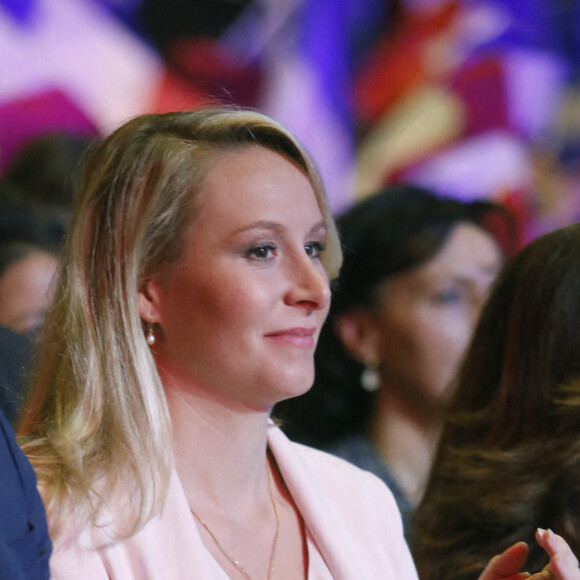 Guillaume Peltier, Marion Maréchal (enceinte), Sarah Knafo - Meeting de Eric Zemmour, candidat à l'élection présidentielle, au Zénith de Toulon le 6 mars 2022. © Denis Guignebourg / Bestimage 