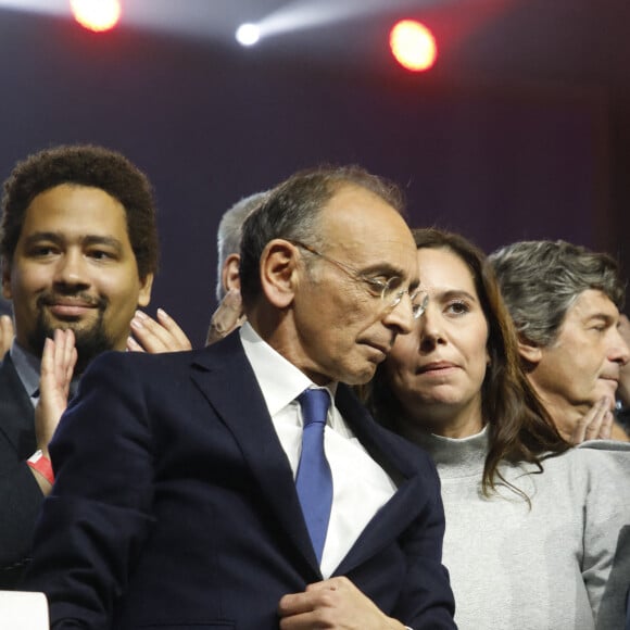 Sarah Knafo, conseillère de Eric Zemmour - Premier meeting de Eric Zemmour, candidat à l'élection présidentielle avec son parti "Reconquête !" à Villepinte le 5 décembre 2021. © Denis Guignebourg / Bestimage 