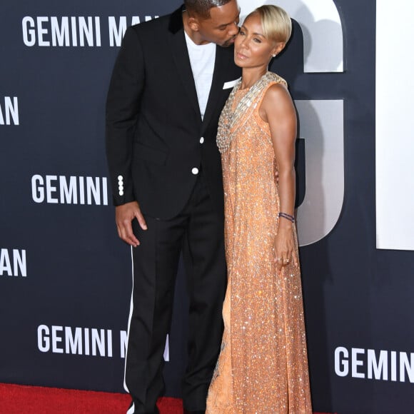 Will Smith embrasse sa femme Jada Pinkett Smith à l'avant-première du film "Gemini Man" au cinéma Chinese Theatre à Los Angeles, Californie, Etats-Unis, le 6 octobre 2019. © Birdie Thompson/AdMedia/Zuma Press/Bestimage 