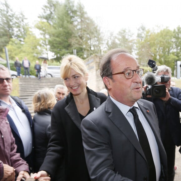 François Hollande et sa compagne Julie Gayet - Claude Chirac, son mari Frédéric Salat-Baroux et son fils Martin Rey-Chirac se sont rendus au musée du président Jacques Chirac de Sarran en Corrèze le 5 octobre 2019.