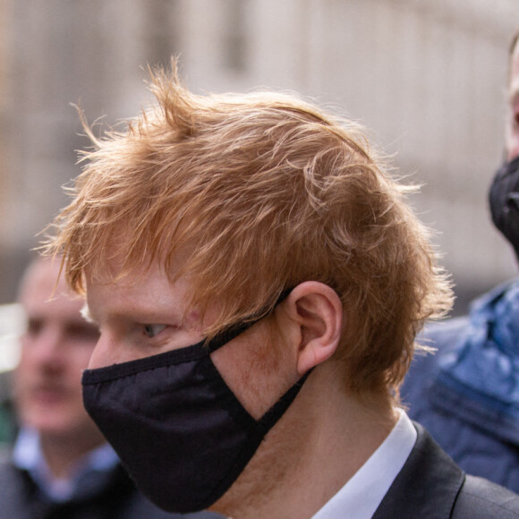 Ed Sheeran quitte le Rolls Building lors d'un procès devant la Haute Cour concernant les droits d'auteur de sa chanson Shape Of You à Londres le 15 mars 2022. © Tayfun Salci/ZUMA Press Wire / Bestimage 