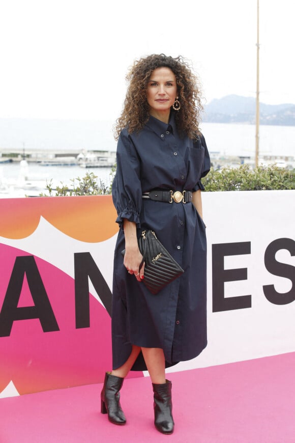 Barbara Cabrita lors d'un photocall lors de la 5ème édition du Festival International Canneseries à Cannes. Le 6 avril 2022 © Denis Guignebourg / Bestimage