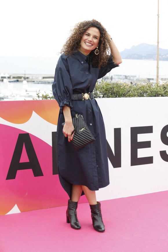 Barbara Cabrita lors d'un photocall lors de la 5ème édition du Festival International Canneseries à Cannes. Le 6 avril 2022 © Denis Guignebourg / Bestimage