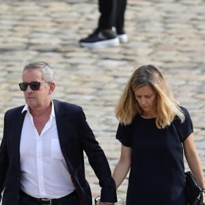 Christophe Dechavanne et sa compagne Elena Foïs lors de la cérémonie d'hommage national à Jean-Paul Belmondo à l'Hôtel des Invalides à Paris, France, le 9 septembre 2021. © Dominique Jacovides/Bestimage 