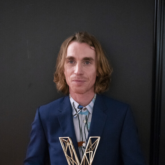 Ben Mazué (Concert de l'année) en backstage lors la 37ème cérémonie des Victoires de la musique à la Seine musicale de Boulogne-Billancourt, le 11 février 2022. © Cyril Moreau / Tiziano Da Silva / Bestimage 