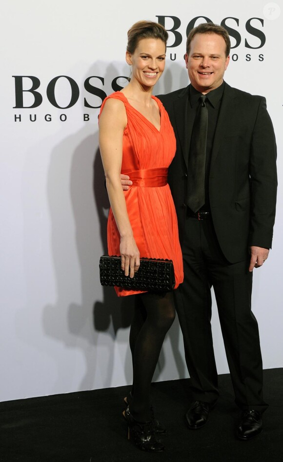 Hilary Swank et David Coulthard au défilé Hugo Boss à Berlin le 21 janvier 2010