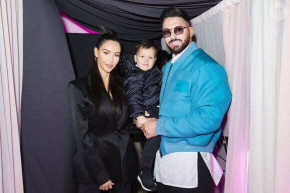 Exclusif - Nabilla Benattia, son mari Thomas Vergara et leur fils Milann - Nabilla Benattia, son mari Thomas Vergara et leur fils Milann posent lors de l'avant première du documentaire "Nabilla sans filtre" (Amazon Prime Vidéo) à Paris le 22 Novembre 2021.© Jack Tribeca / Bestimage 