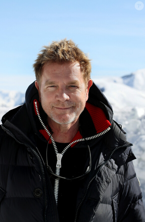 Xavier Deluc participe à son propre sauvetage dans une avalanche en marge du 21ème festival des séries télévisées de Luchon le 8 février 2019.  © Patrick Bernard / Bestimage