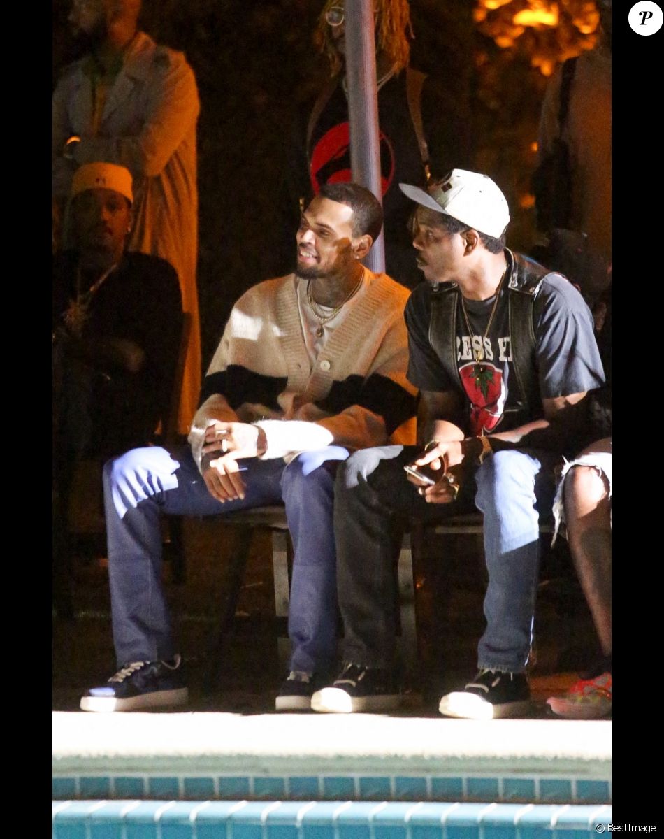 Chris Brown assiste au défilé R H U D E à Beverly Hills le 23 juin 2021.