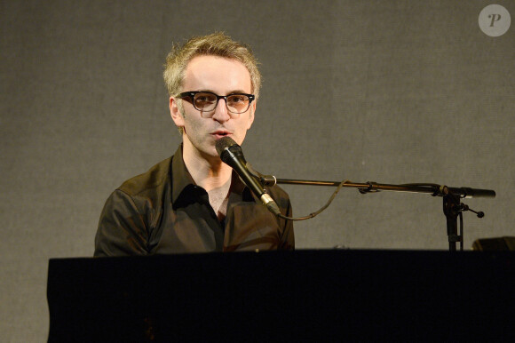 Vincent Delerm - Filage du concert de Vincent Delerm sur la scène du Théâtre Dejazet à Paris le 3 mars 2014.