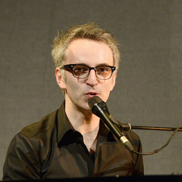 Vincent Delerm - Filage du concert de Vincent Delerm sur la scène du Théâtre Dejazet à Paris le 3 mars 2014.