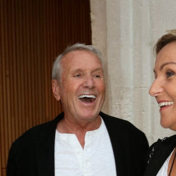 Yves Rénier et sa femme Karin lors du troisième jour du festival international du film de La Rochelle, le 14 septembre 2018. © Patrick Bernard/Bestimage