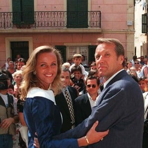 Mariage civil d'Yves Rénier et Karin Graber à Saint-Tropez.