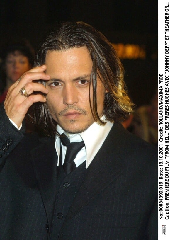 Johnny Depp à la première du film "From Hell".