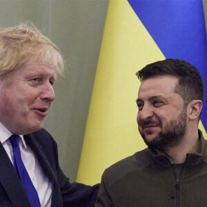 Le président ukrainien Volodymyr Zelensky reçoit le Premier ministre britannique Boris Johnson à Kiev, le 9 avril 2022.