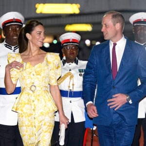 Le prince William, duc de Cambridge, et Catherine (Kate) Middleton, duchesse de Cambridge, quittent les Bahamas depuis l'aéroport international Lynden Pindling. Ce départ marque la fin de leur tournée dans les Caraïbes, au nom de la reine pour célébrer son jubilé de platine. Le 26 mars 2022. 