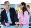 Le prince William, duc de Cambridge, et Catherine (Kate) Middleton, duchesse de Cambridge, visitent "Fish Fry" à Abaco, un lieu de rassemblement culinaire traditionnel des Bahamas qui se trouve sur toutes les îles des Bahamas, le huitième jour de leur tournée dans les Caraïbes au nom de la reine pour marquer son jubilé de platine. Abaco, le 26 mars 2022. 