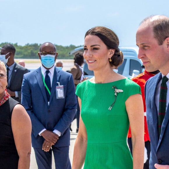 Le prince William, duc de Cambridge, et Catherine (Kate) Middleton, duchesse de Cambridge, quittent la Jamaique depuis l'aéroport international Norman Manley pour se rendre aux Bahamas, dernière étape de leur voyage officiel dans les Caraïbes. Kingston, le 24 mars 2022. 