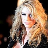 Kesha : Sur le tapis rouge des NRJ Music Awards 2010, elle nous a fait... une révélation !