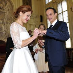 Emilie Dequenne et son époux Michel Ferracci lors de leur mariage à la mairie du 10e arrondissement, le samedi 11 octobre 2014 à Paris.