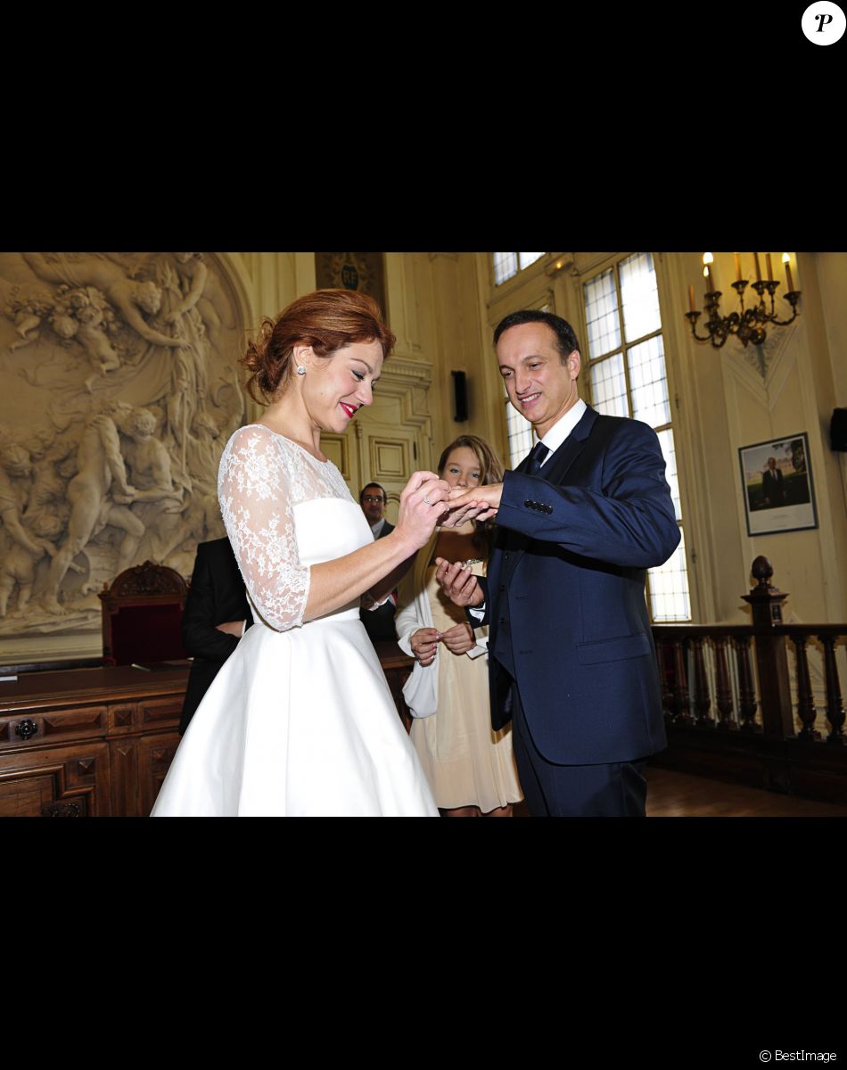 Mariage D Emilie Dequenne Et Michel Ferracci L Actrice En Robe De Mari E Courte Fa On Sixties