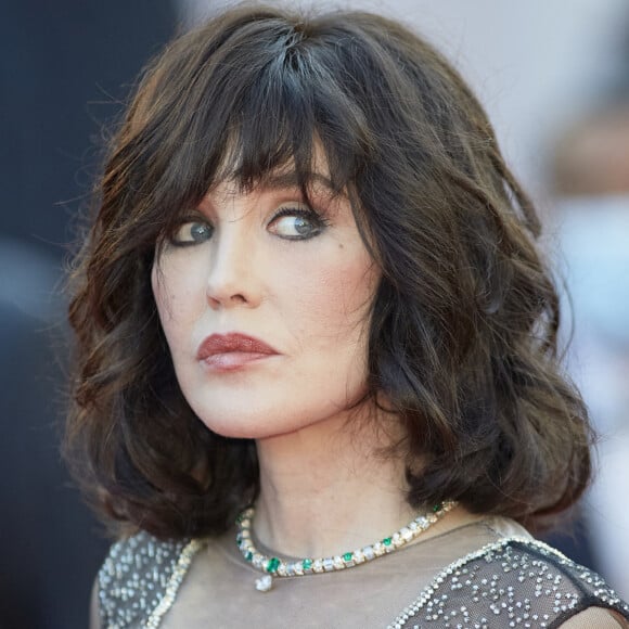 Isabelle Adjani - Montée des marches du film " De son vivant " lors du 74ème Festival International du Film de Cannes. © Borde-Jacovides-Moreau / Bestimage 