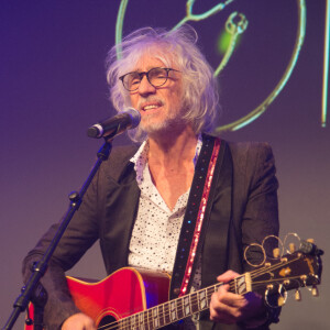 Louis Bertignac - 3ème Gala caritatif des "Stéthos d'Or" qui récompensent les artistes qui contribuent au bien-être de tous, organisé par la Fondation pour la Recherche en Physiologie au George V à Paris, le 11 mars 2019. © Coadic Guirec/Bestimage