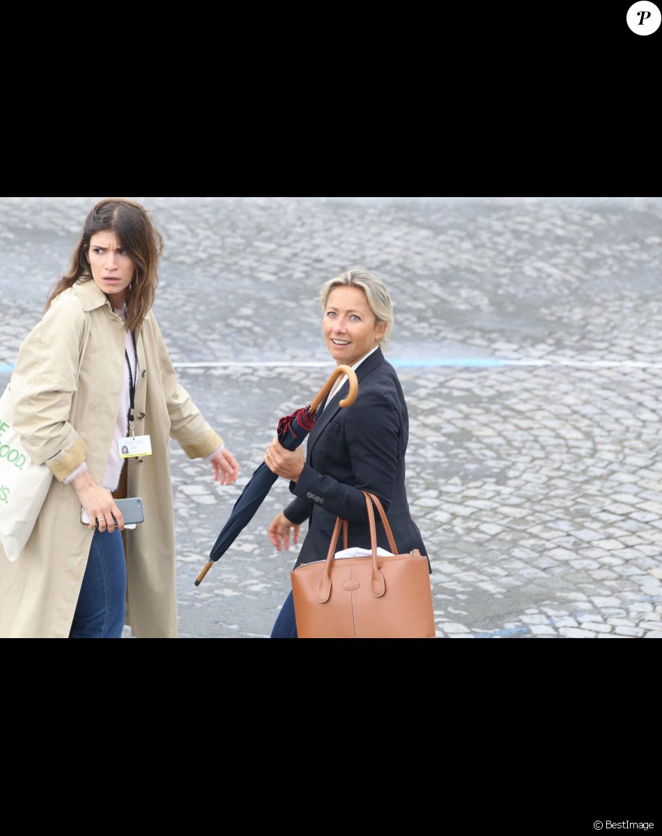 Anne-Sophie Lapix - Défilé militaire du 14 juillet en présence du président de la République Emmanuel Macron, de la première dame Brigitte Macron, du Premier ministre J. Castex et des membres du gouvernement, place de la Concorde à Paris, le 14 juillet 2021.