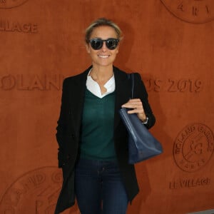 Anne-Sophie Lapix dans le village des internationaux de France de tennis de Roland Garros à Paris, France, le 8 juin 2019.
