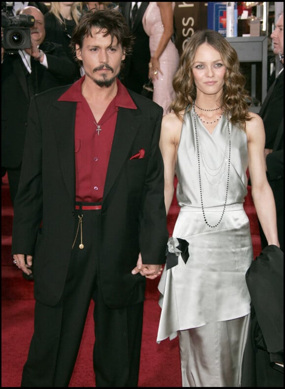 Johnny Deppet Vanessa Paradis aux Golden Globes en 2006, à Los Angeles