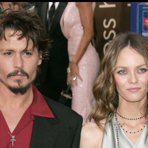 Johnny Deppet Vanessa Paradis aux Golden Globes en 2006, à Los Angeles