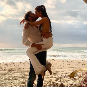 Samuel Le Bihan s'amuse en vacances avec sa magnifique compagne Stefania et sa fille Angia @ Instagram / Samuel Le Bihan