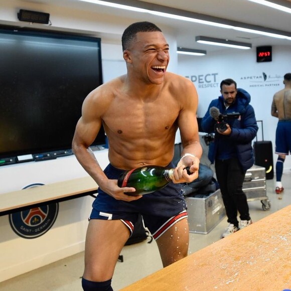 Le PSG a bien fêté sa coupe dans les vestiaires samedi 23 avril. @ Instagram / PSG