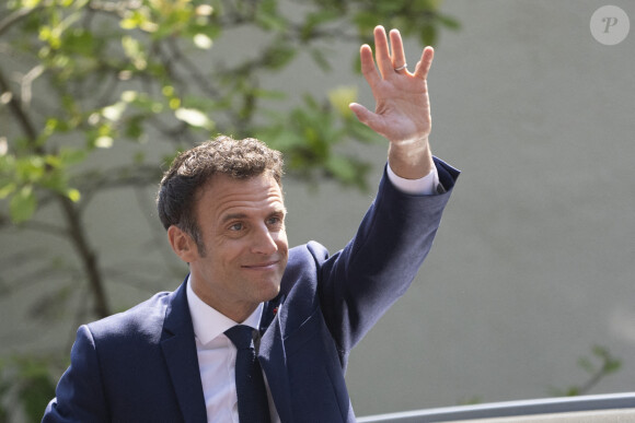 Le président de la république Emmanuel Macron (candidat à sa réélection) et la première dame Brigitte Macron vont voter au Touquet pour le 2 ème tour des élections présidentielles 2022 le 24 avril 2022 © JB Autissier / Panoramic / Bestimage 