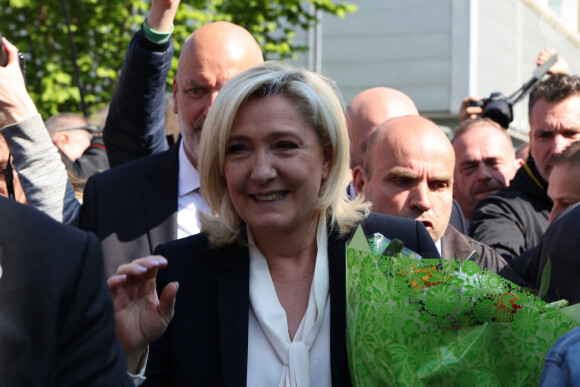 Marine Le Pen vote pour le 2 ème tour des élections présidentielles 2022 à Hénin-Beaumont le 24 avril 2022 © Laurent Sanson / Panoramic / Bestimage 