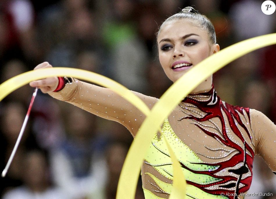 Alina Kabaeva Of Russia Aux Championnats Deurope De Gymnastique