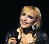 Jeanne Mas, encore blonde, en concert au Trianon, à Paris, le 25 juin 2008.