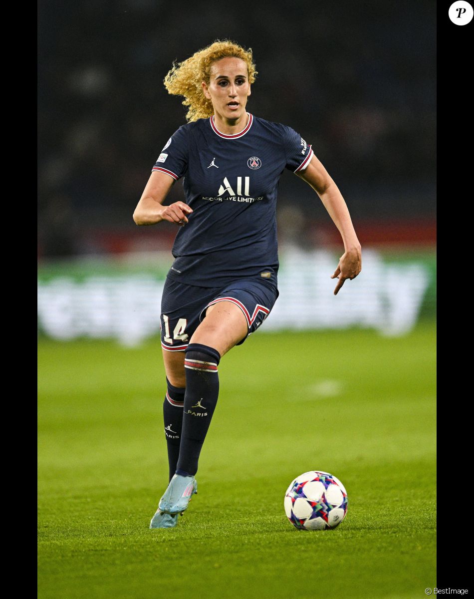 Kheira Hamraoui (PSG) - Match de quart de finale retour de la Ligue des champions féminine de l'UEFA 2021-2022 "PSG - Bayern Munich (2-2)" au Parc des Princes à Paris, le 30 mars 2022.