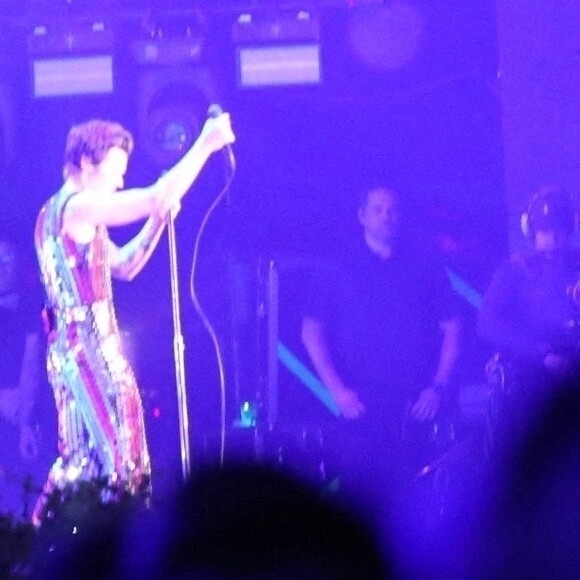 Harry Styles sur la scène du festival de Coachella (Coachella Valley Music and Arts Festival) à Indio, le 15 avril 2022. 