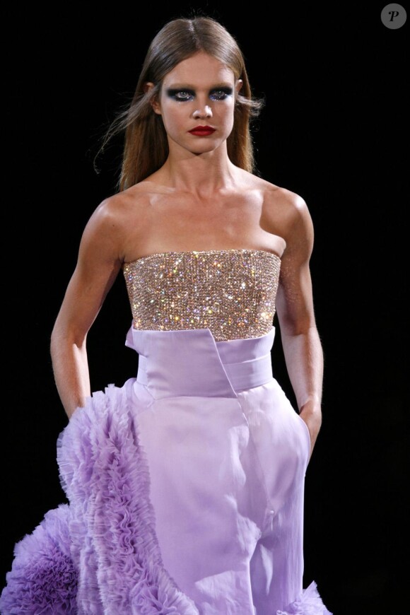Natalia Vodianova au défilé Givenchy à Paris le 26 janvier
