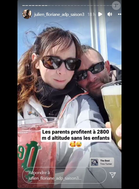 Julien de "L'amour est dans le pré" et sa femme Floriane au ski en famille