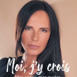 Couverture du livre "Moi j'y crois" de Nathalie Marquay