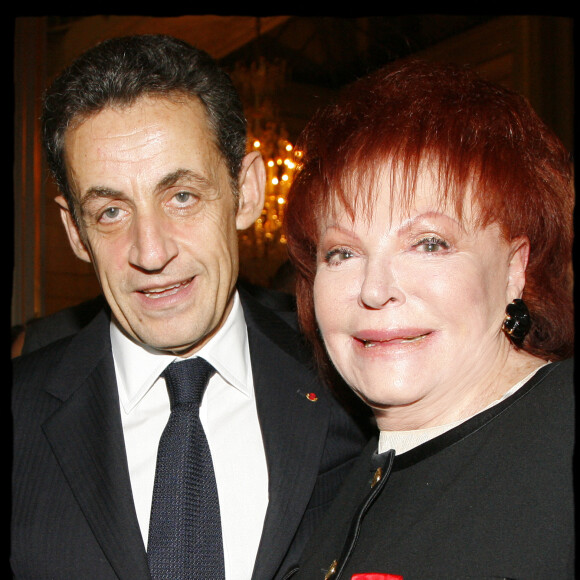 Exclusif - Régine décorée par Nicolas Sarkozy à l'Elysée.